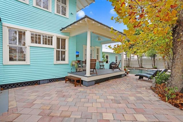 1801 W HILLS AVENUE, Tampa, FL 33606