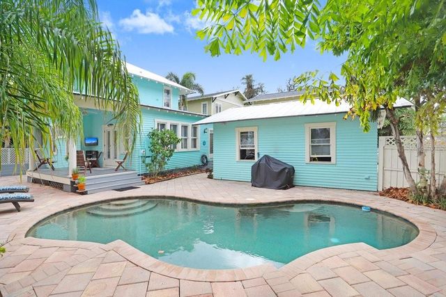 1801 W HILLS AVENUE, Tampa, FL 33606