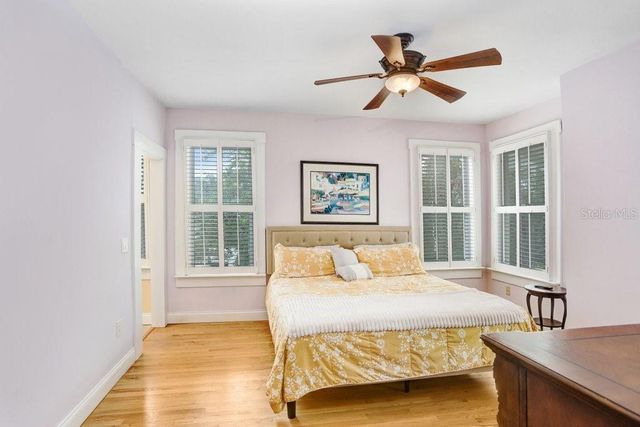 1801 W HILLS AVENUE, Tampa, FL 33606