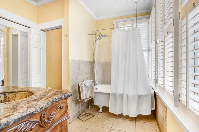 1801 W HILLS AVENUE, Tampa, FL 33606