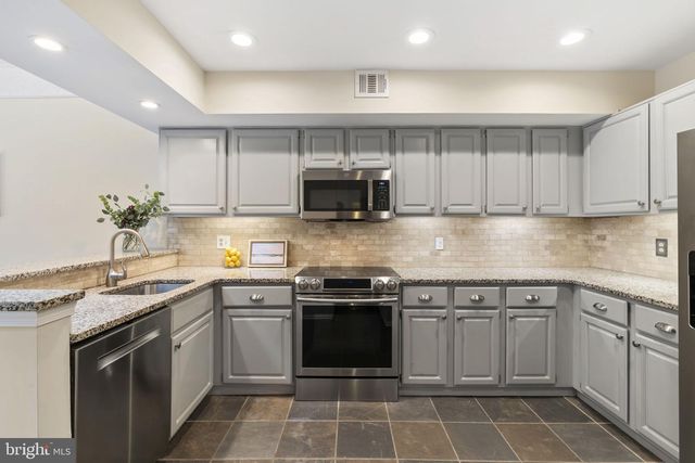 69 MAIN ST, Chesterbrook, PA 19087