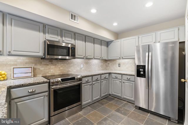 69 MAIN ST, Chesterbrook, PA 19087