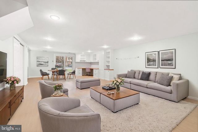 69 MAIN ST, Chesterbrook, PA 19087