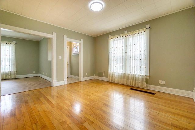 1515 Mineral Point Avenue, Janesville, WI 53548