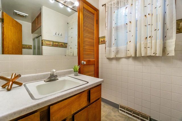 1515 Mineral Point Avenue, Janesville, WI 53548