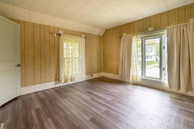 1515 Mineral Point Avenue, Janesville, WI 53548