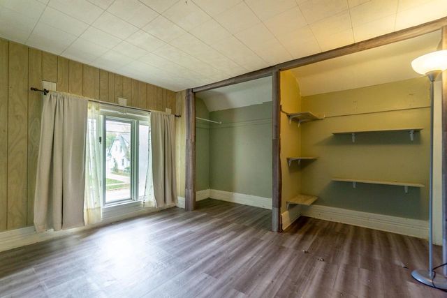 1515 Mineral Point Avenue, Janesville, WI 53548