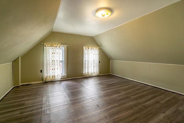 1515 Mineral Point Avenue, Janesville, WI 53548