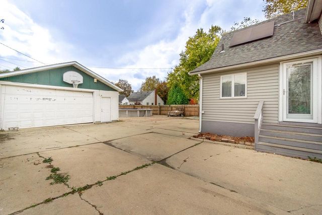 1515 Mineral Point Avenue, Janesville, WI 53548