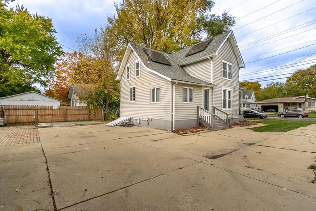 1515 Mineral Point Avenue, Janesville, WI 53548