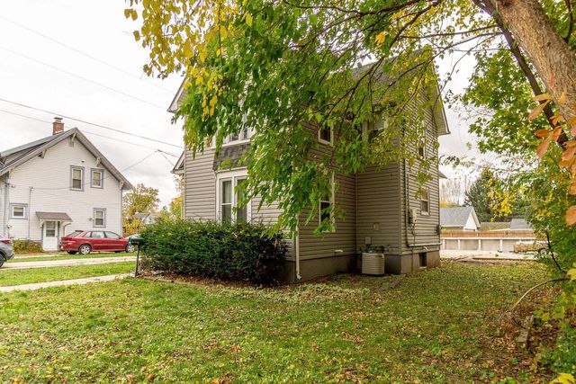 1515 Mineral Point Avenue, Janesville, WI 53548