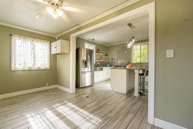 1515 Mineral Point Avenue, Janesville, WI 53548