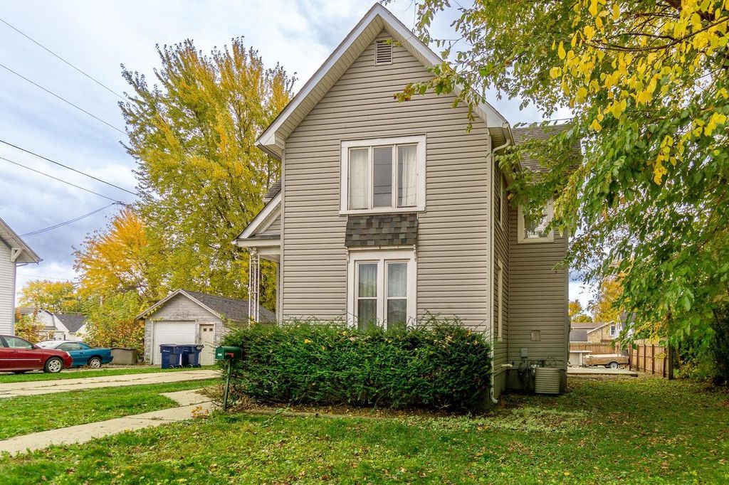 1515 Mineral Point Avenue, Janesville, WI 53548