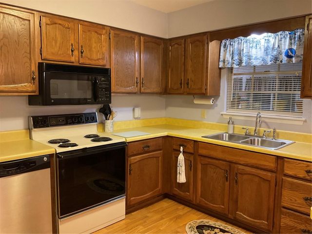 2438 SE 32ND STREET, Okeechobee, FL 34974