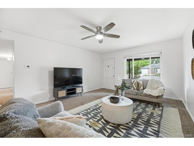 880 Tucson St, Aurora, CO 80011