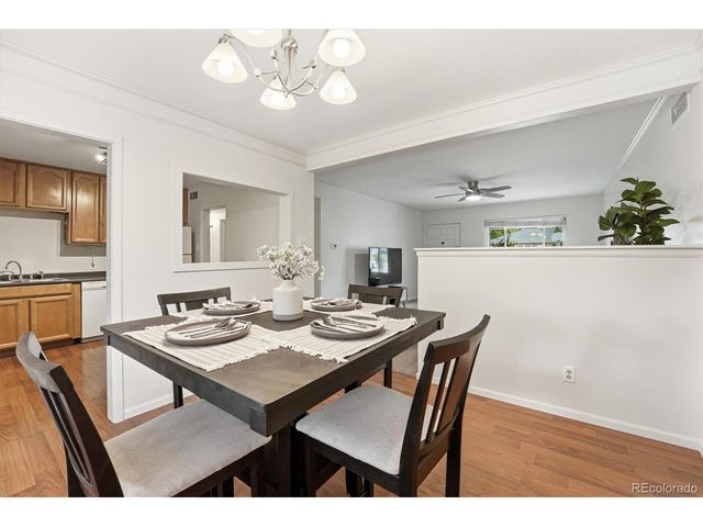 880 Tucson St, Aurora, CO 80011