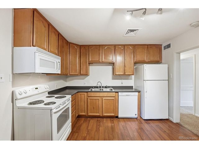 880 Tucson St, Aurora, CO 80011