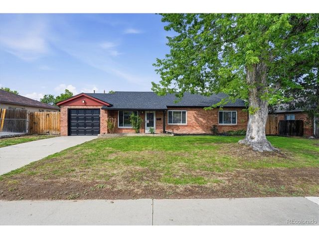 880 Tucson St, Aurora, CO 80011