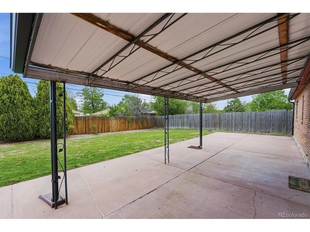 880 Tucson St, Aurora, CO 80011