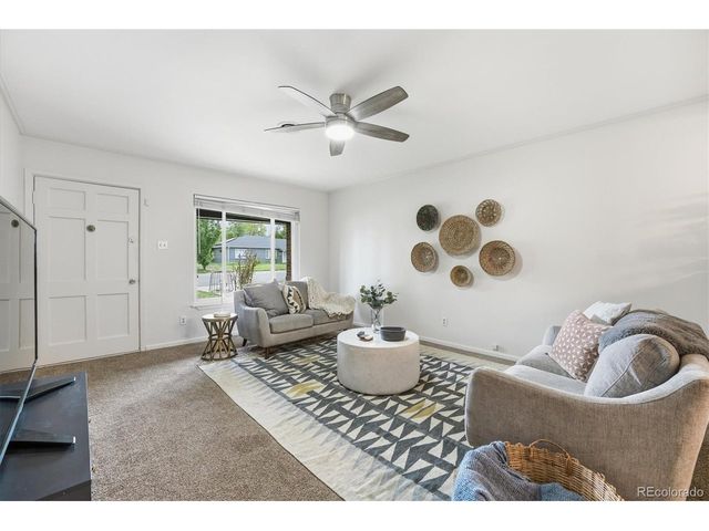 880 Tucson St, Aurora, CO 80011