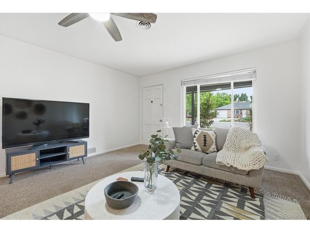 880 Tucson St, Aurora, CO 80011