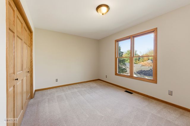 97 Crooked Creek Drive, Yorkville, IL 60560