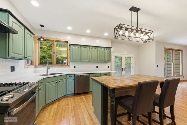 97 Crooked Creek Drive, Yorkville, IL 60560