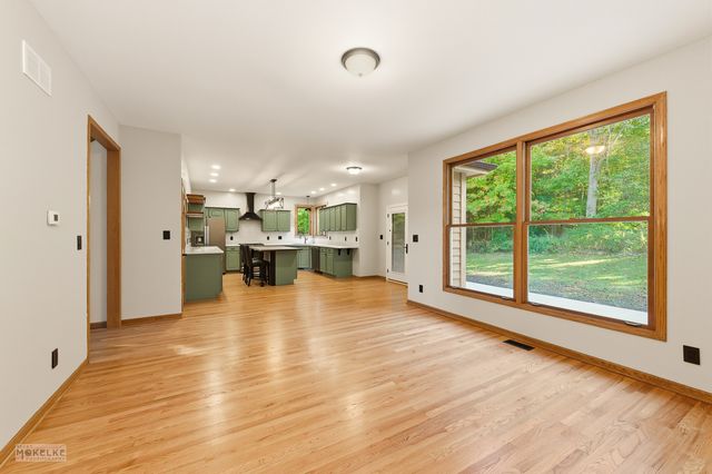 97 Crooked Creek Drive, Yorkville, IL 60560