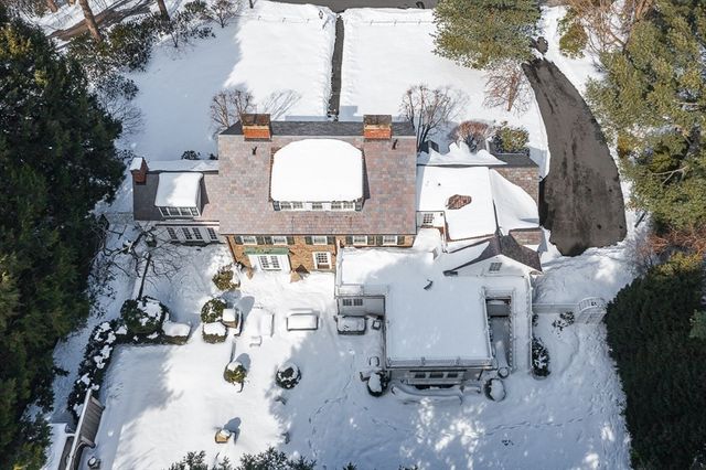 22 Valley Road, Wellesley, MA 02481