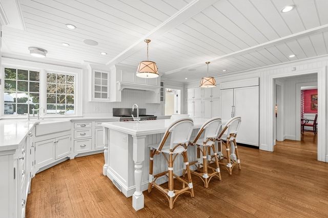 22 Valley Road, Wellesley, MA 02481