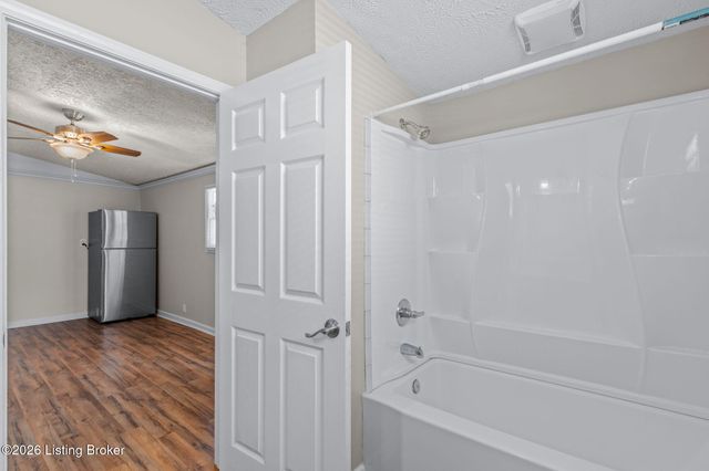 216 N 38th St, Louisville, KY 40212