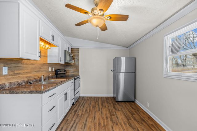 216 N 38th St, Louisville, KY 40212