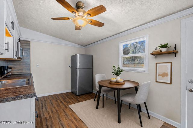 216 N 38th St, Louisville, KY 40212