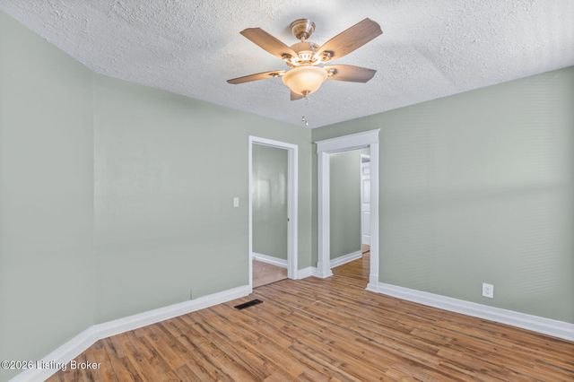 216 N 38th St, Louisville, KY 40212