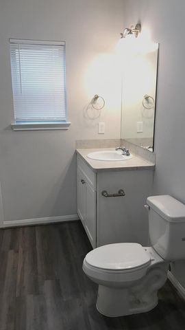 8102 Caddo A, Houston, TX 77078