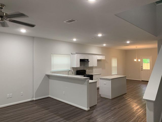 8102 Caddo A, Houston, TX 77078