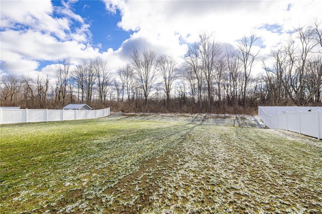 47 Robert Michaels Run, Penfield, NY 14526