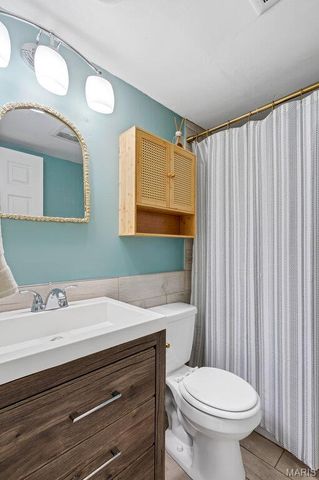 6935 Colonial Woods Drive 23, St Louis, MO 63129