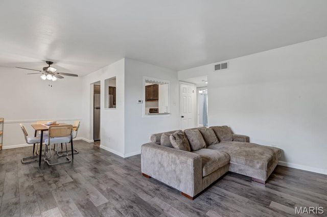 6935 Colonial Woods Drive 23, St Louis, MO 63129