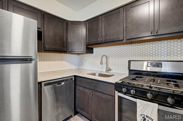 6935 Colonial Woods Drive 23, St Louis, MO 63129