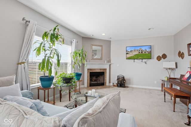 11851 Fawn Crest Drive, Indianapolis, IN 46235