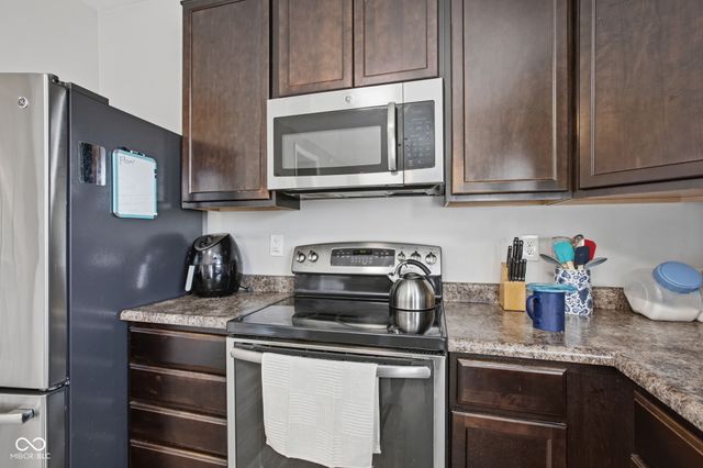 11851 Fawn Crest Drive, Indianapolis, IN 46235