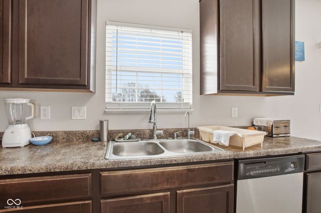 11851 Fawn Crest Drive, Indianapolis, IN 46235