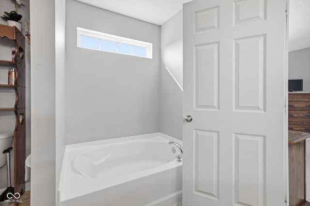 11851 Fawn Crest Drive, Indianapolis, IN 46235