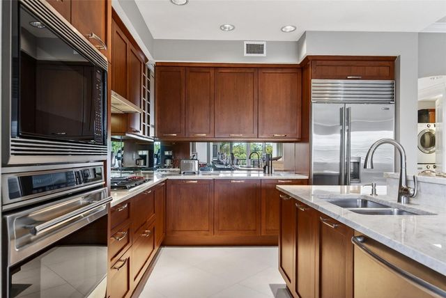 888 S ORANGE AVENUE 3A, Sarasota, FL 34236