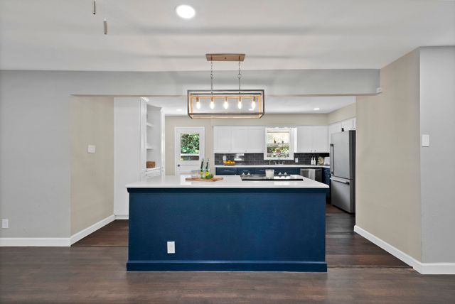 712 Briarwood Boulevard, Arlington, TX 76013