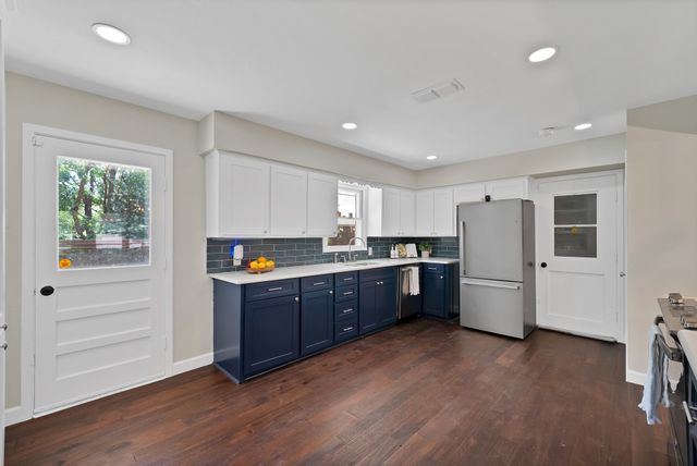 712 Briarwood Boulevard, Arlington, TX 76013