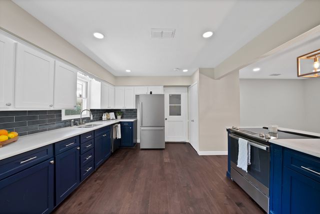 712 Briarwood Boulevard, Arlington, TX 76013
