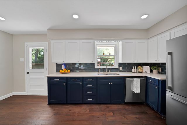 712 Briarwood Boulevard, Arlington, TX 76013