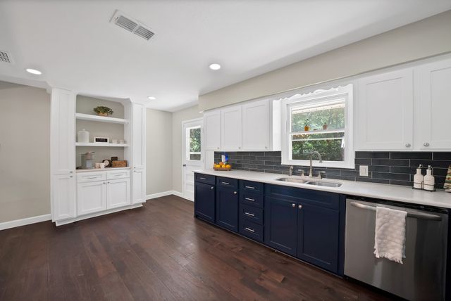 712 Briarwood Boulevard, Arlington, TX 76013